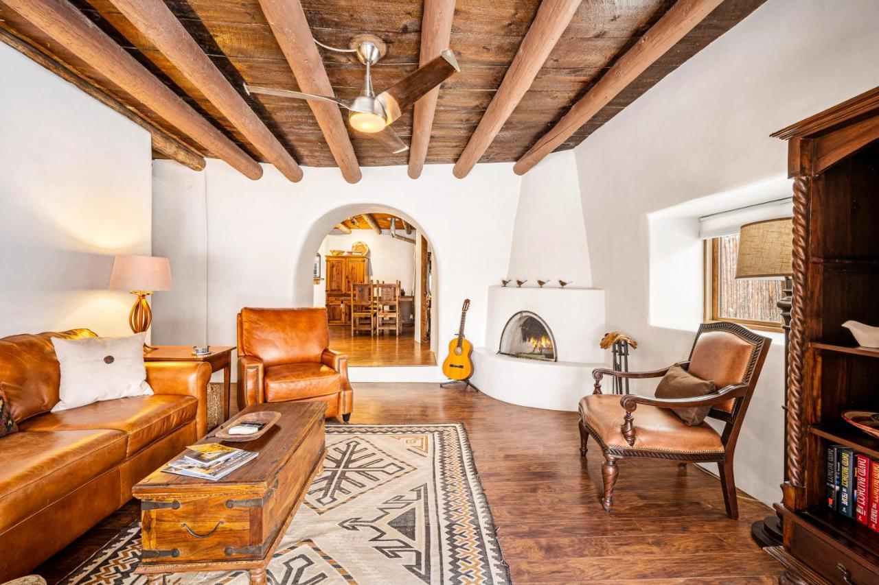 Pueblo Revival Villa Taos Exterior photo